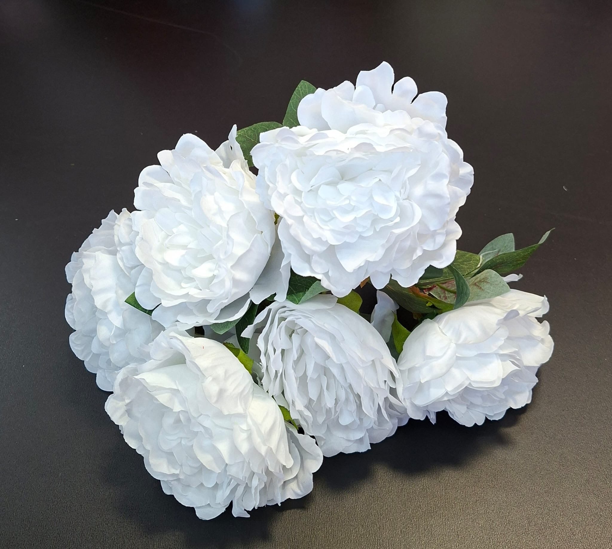 Buchet cu bujori artificiali albi – 43cm
